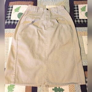❣️Vintage No Nonsense Midi Skirt 100% Cotton Khaki, Size 8 🌙